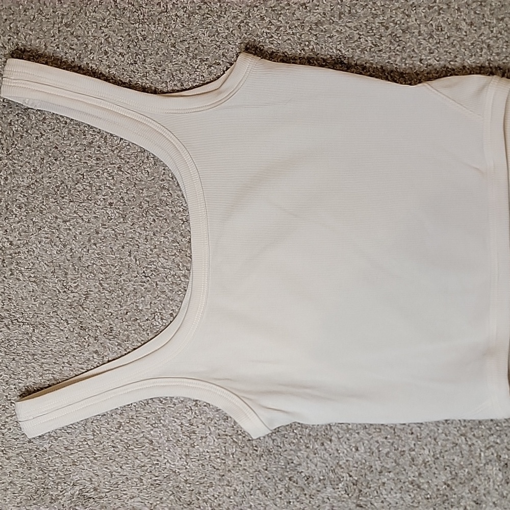 Lululemon women's tank size 4